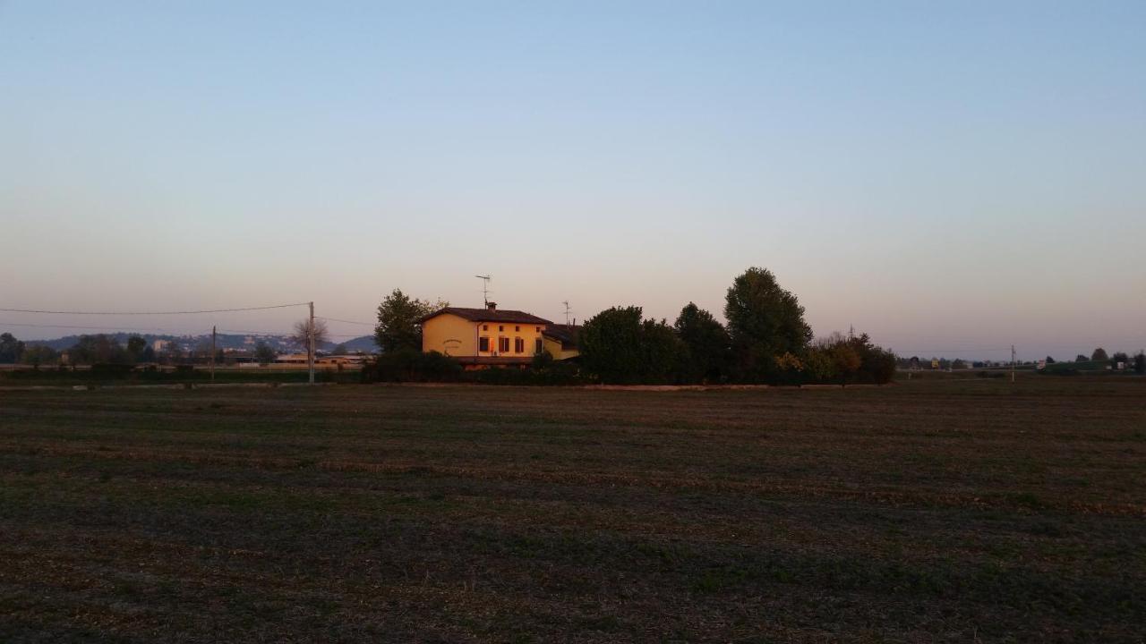 La Cascina Di Alice Bed & Breakfast Castiglione Delle Stiviere Exterior photo