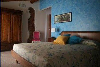 La Cascina Di Alice Bed & Breakfast Castiglione Delle Stiviere Exterior photo
