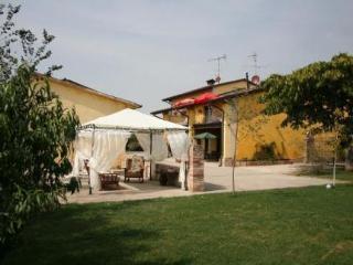 La Cascina Di Alice Bed & Breakfast Castiglione Delle Stiviere Exterior photo